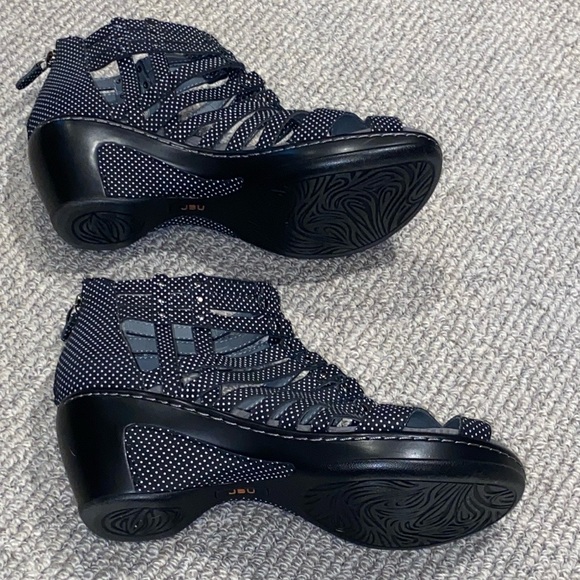 JBU Womens Black Nectar Polka dotted Wedge shoe, 8M - Picture 8 of 12